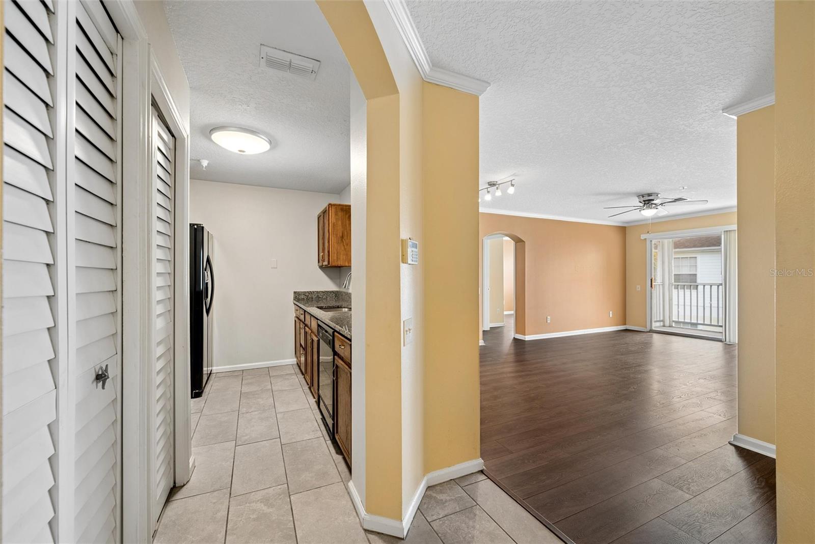 3930 Southpointe Dr #213 Property Photo 3