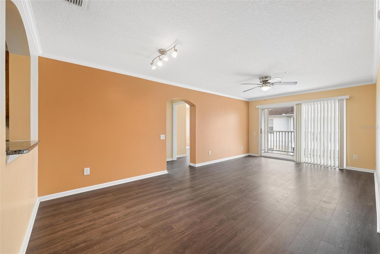 3930 Southpointe Dr #213 Property Photo 4