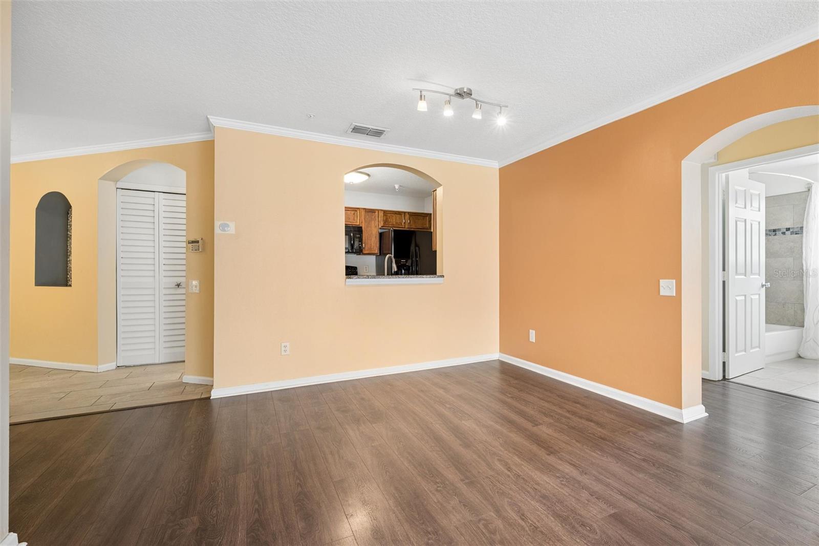 3930 Southpointe Dr #213 Property Photo 5