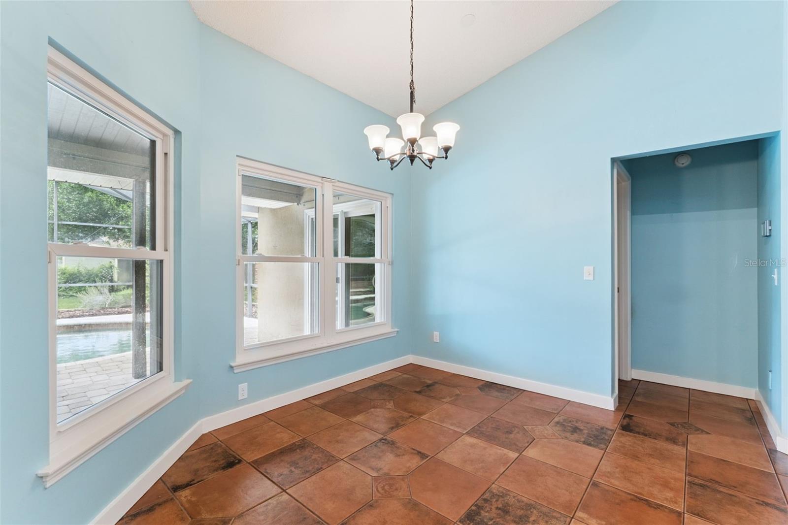 4507 Winderwood Cir Property Photo 15