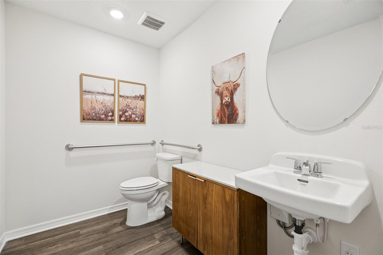 765 Greenway Blvd Property Photo 23