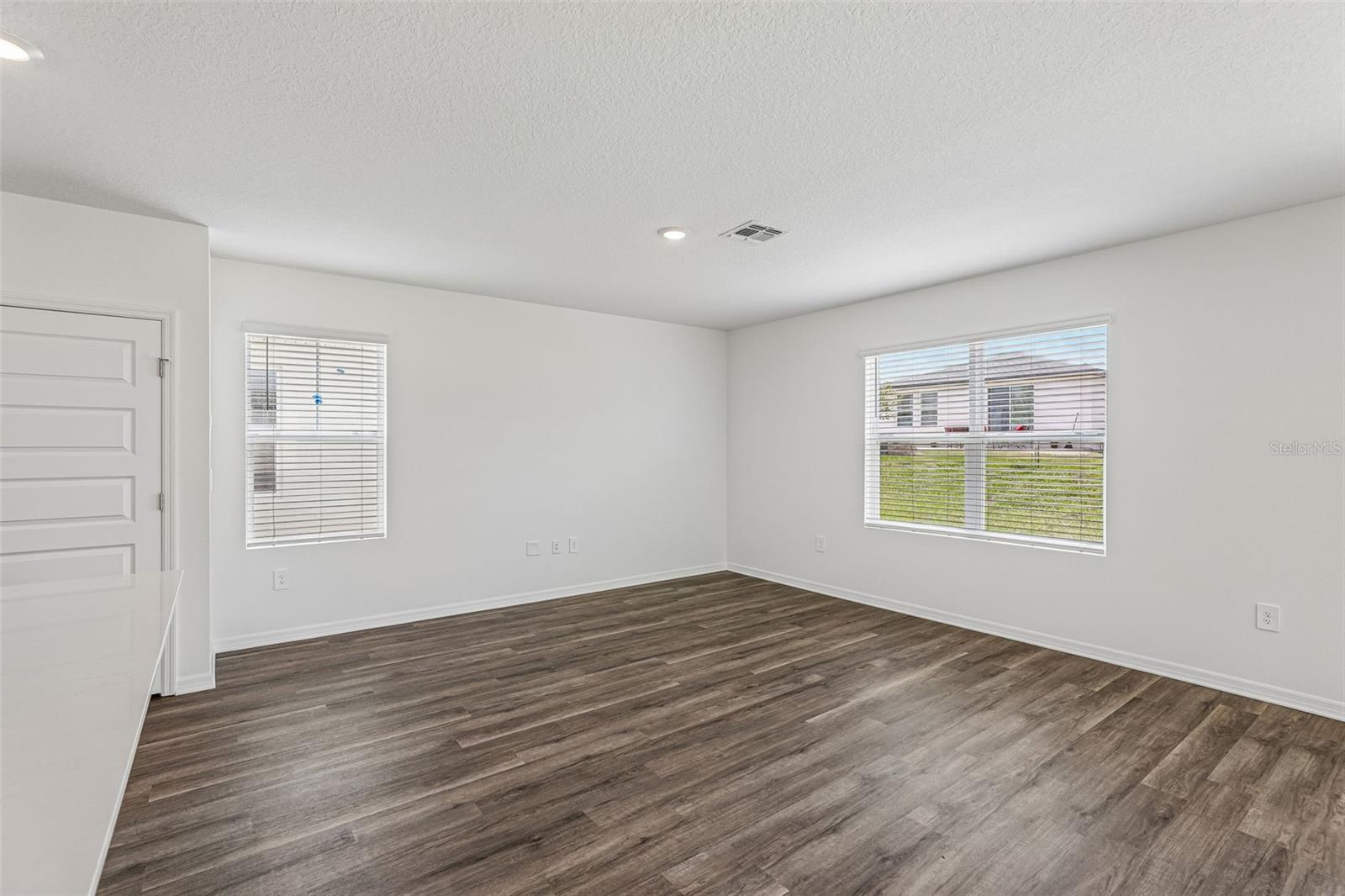 4007 Limeklin Loop Property Photo 2