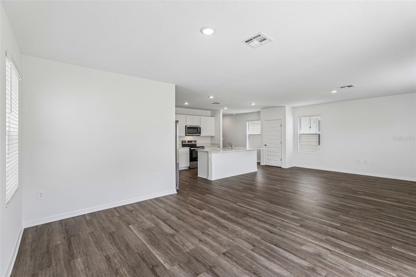 4007 Limeklin Loop Property Photo 5