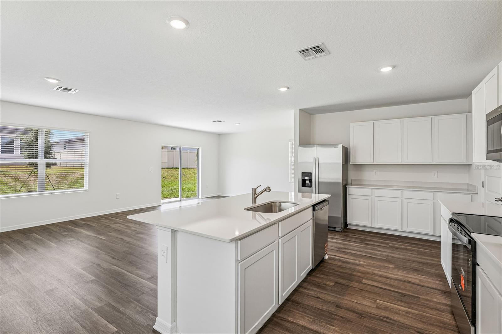 4007 Limeklin Loop Property Photo 6