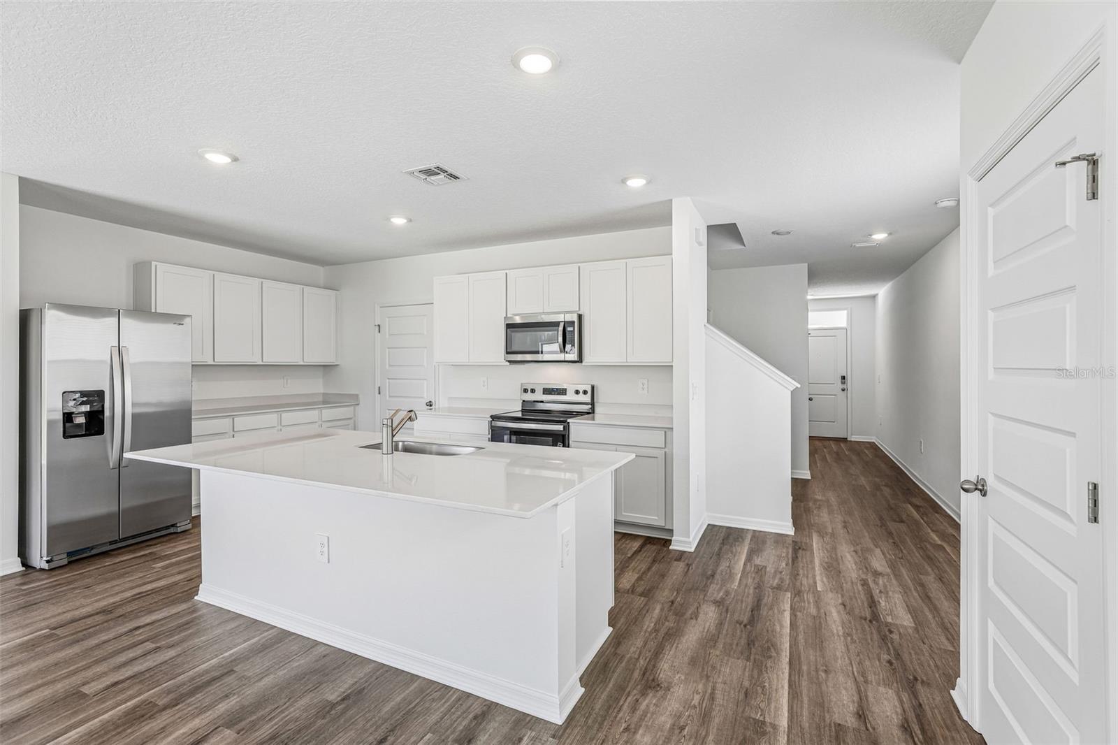 4007 Limeklin Loop Property Photo 7