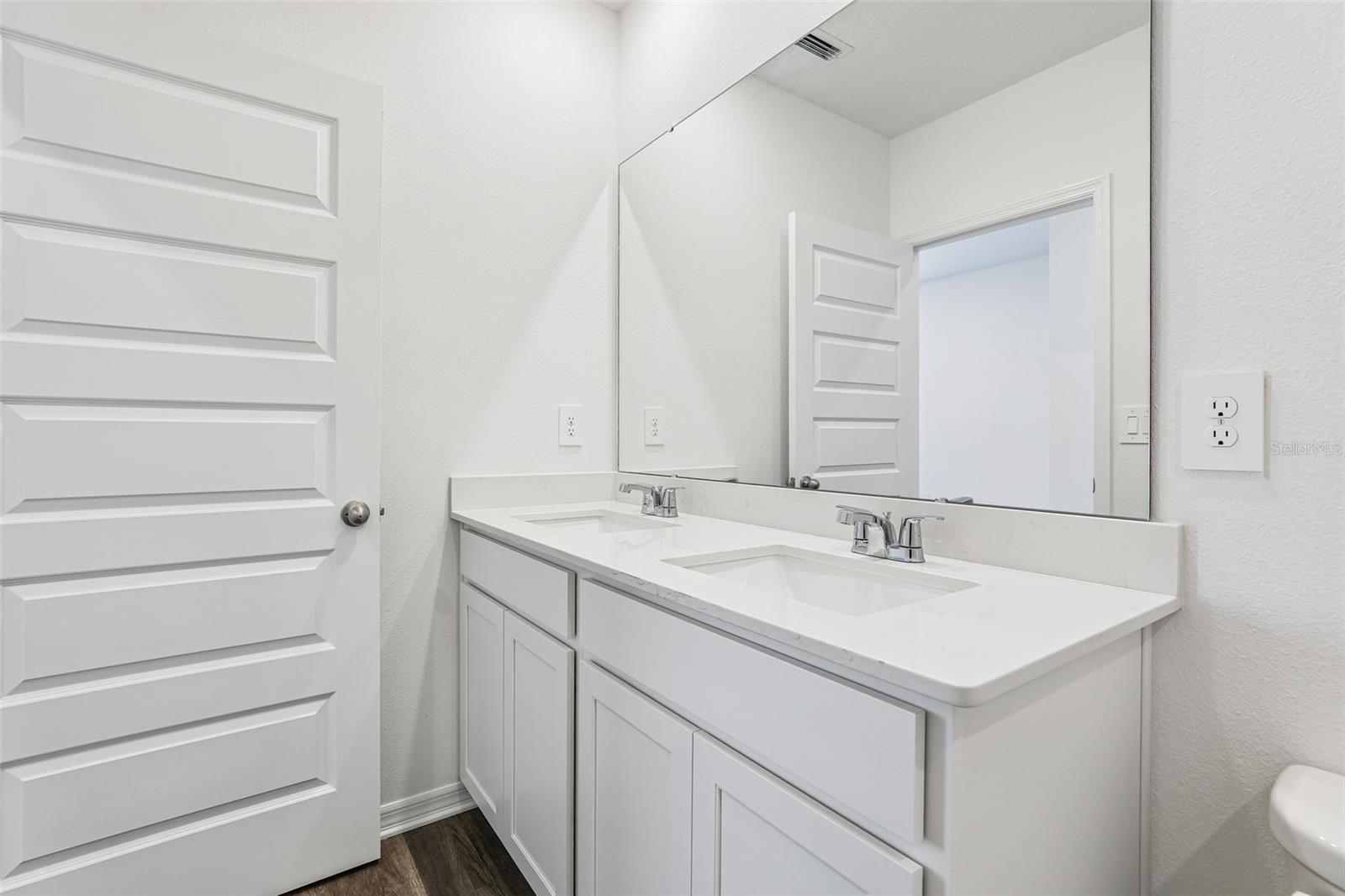 4007 Limeklin Loop Property Photo 17
