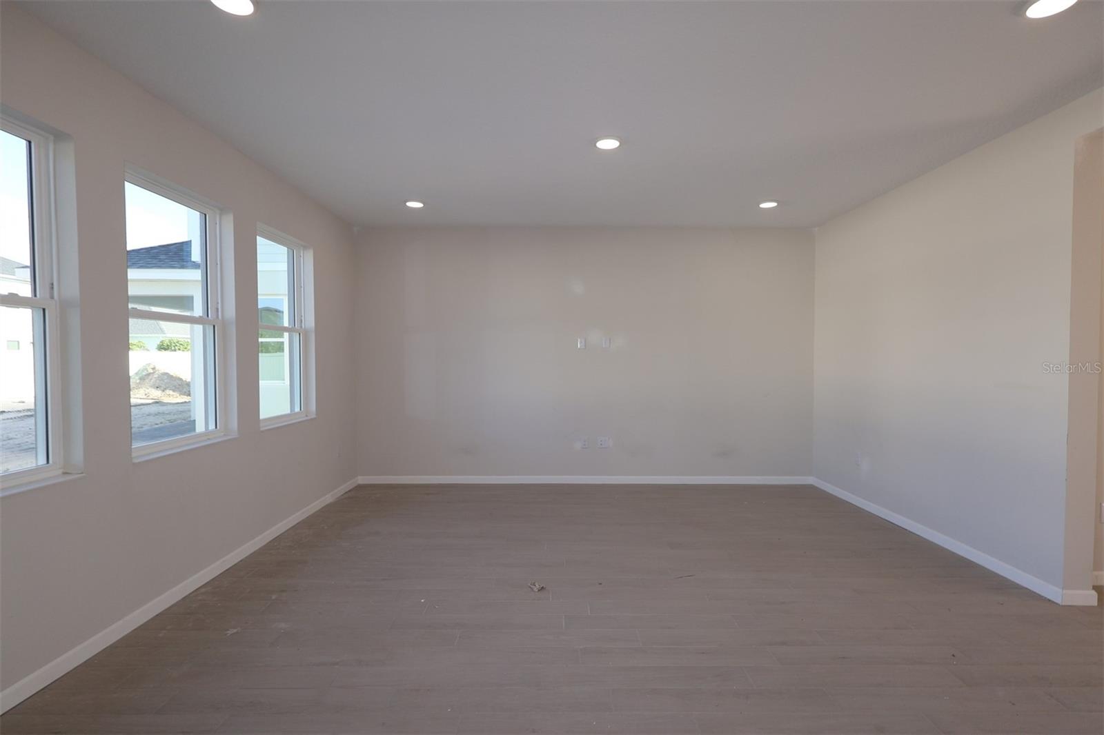 829 River Stone Trl Property Photo 3