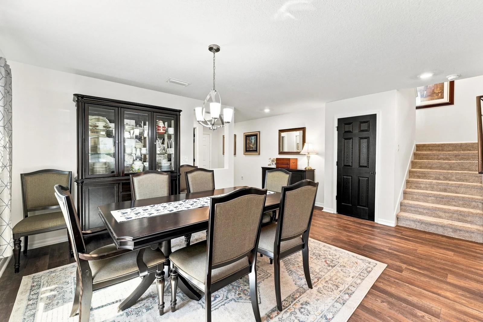 455 Overpool Ave Property Photo 4
