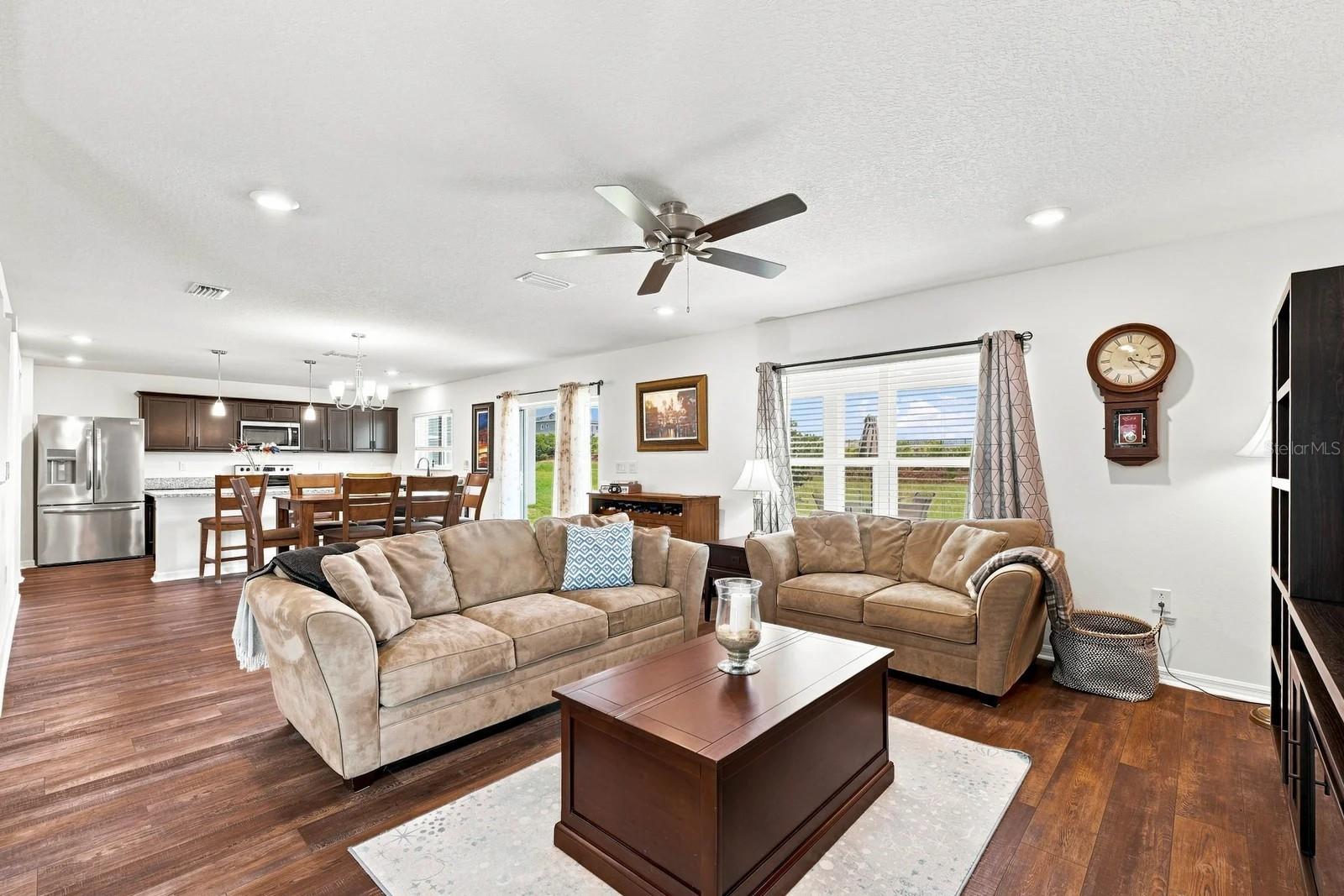 455 Overpool Ave Property Photo 5