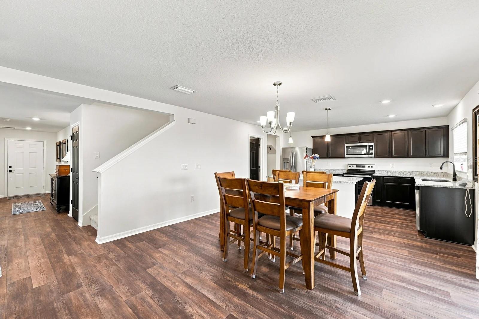 455 Overpool Ave Property Photo 8