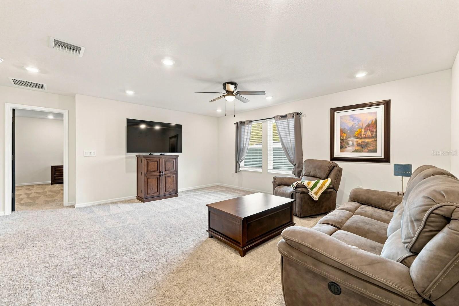 455 Overpool Ave Property Photo 15