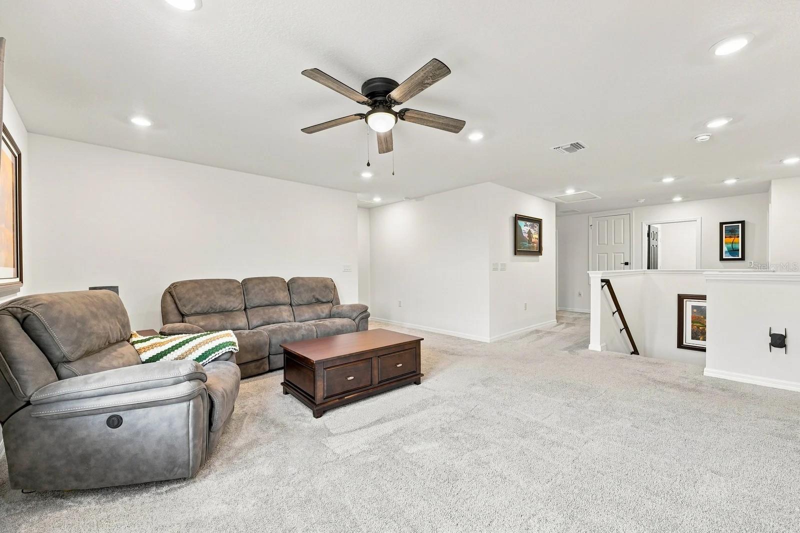 455 Overpool Ave Property Photo 16