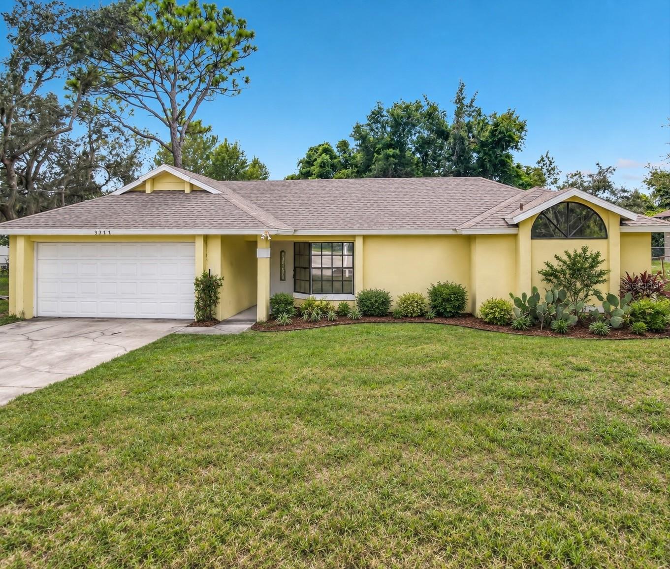 3208 Lake Helen Osteen Rd Property Photo 1