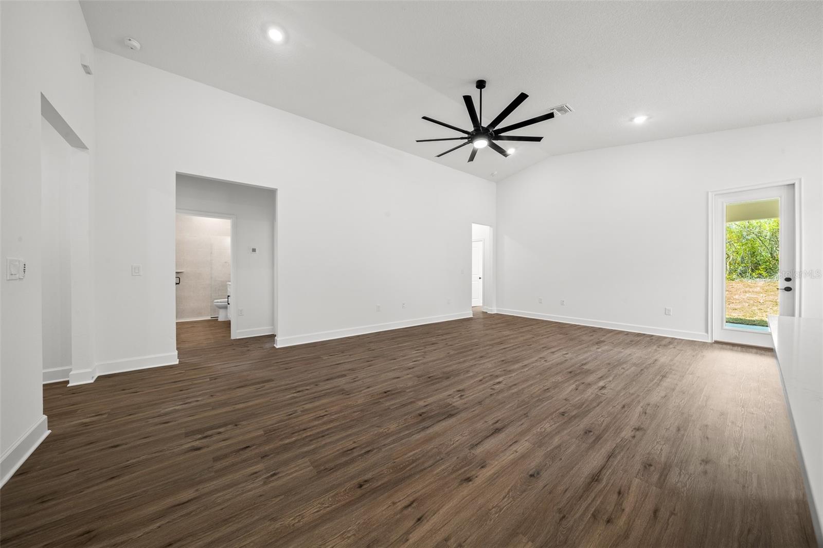 10153 Lynnhaven Rd Property Photo 9