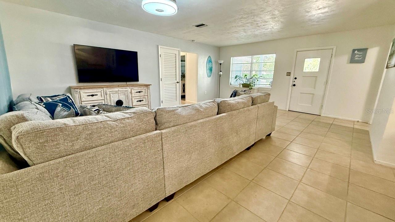 716 50th Street Ct W Property Photo 4