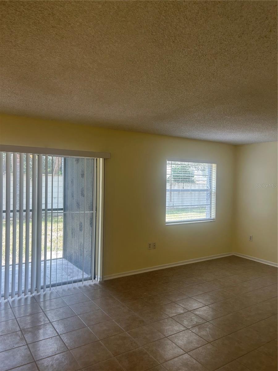 2513 N Alafaya Trl #21 Property Photo 3