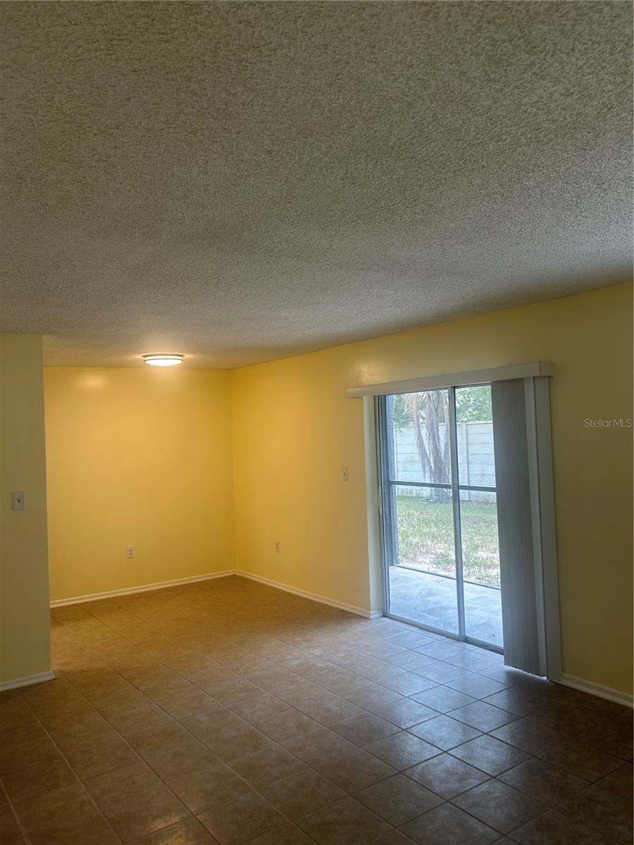 2513 N Alafaya Trl #21 Property Photo 4