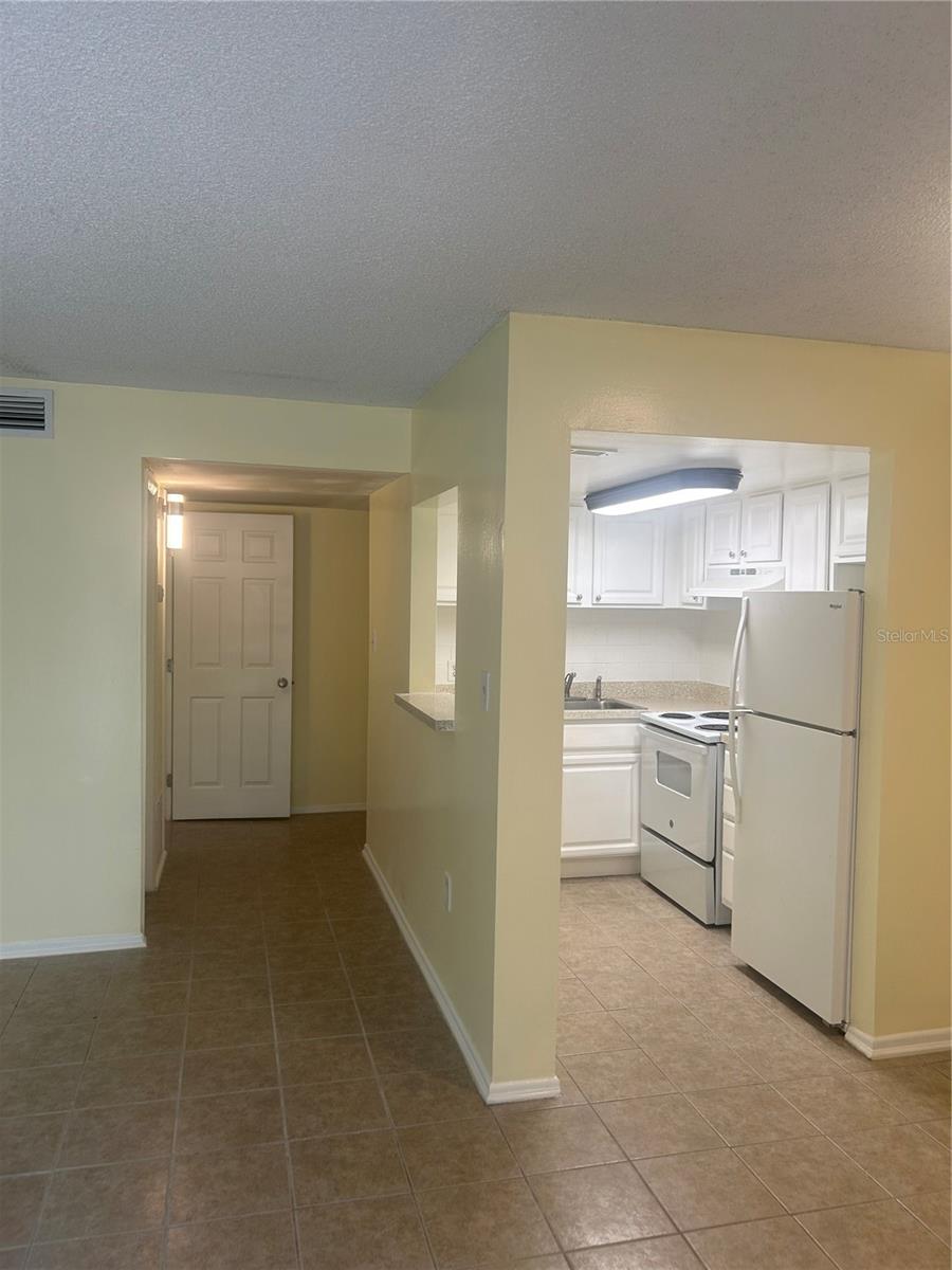 2513 N Alafaya Trl #21 Property Photo 5
