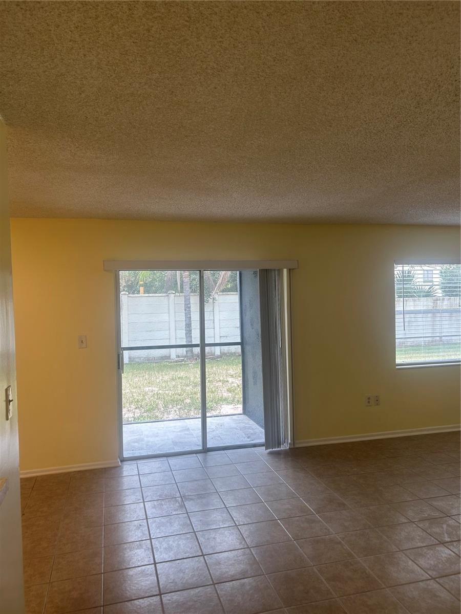 2513 N Alafaya Trl #21 Property Photo 6