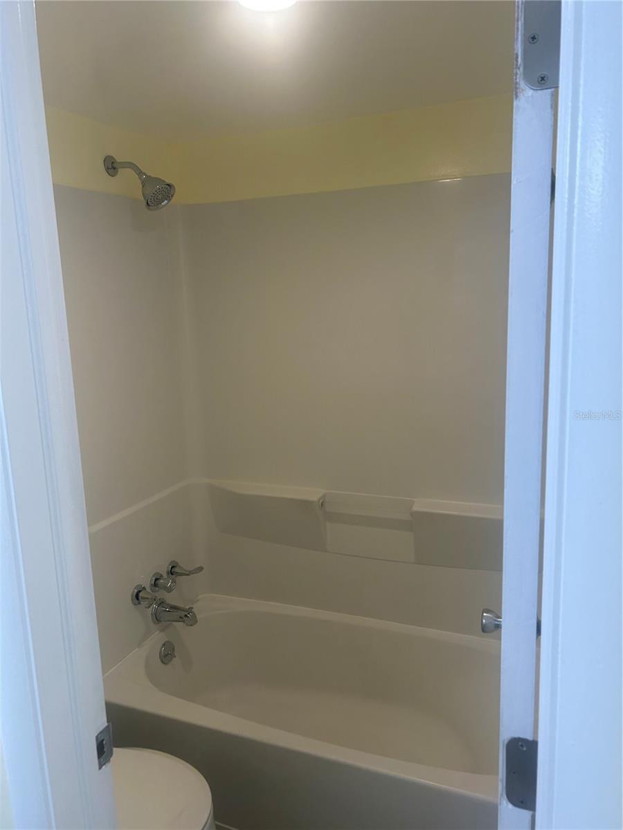 2513 N Alafaya Trl #21 Property Photo 17