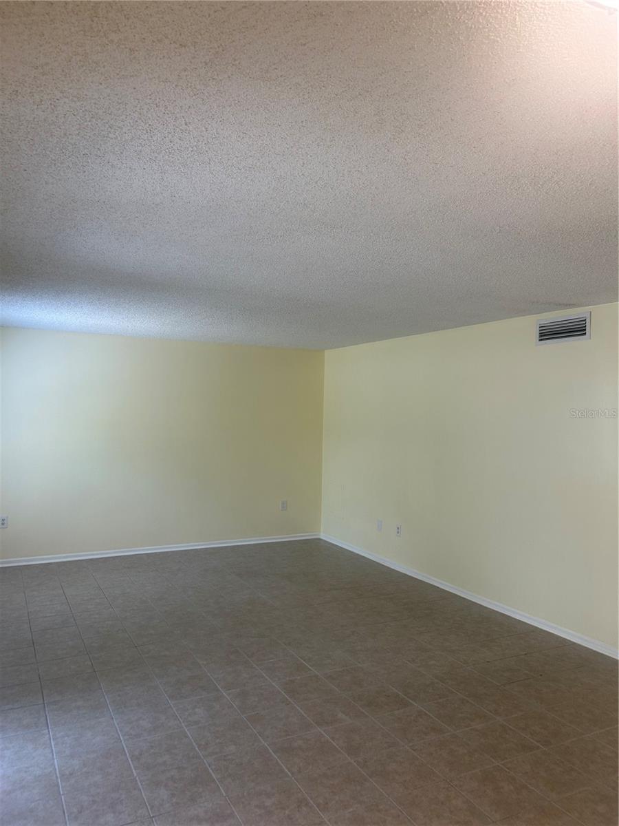2513 N Alafaya Trl #21 Property Photo 18