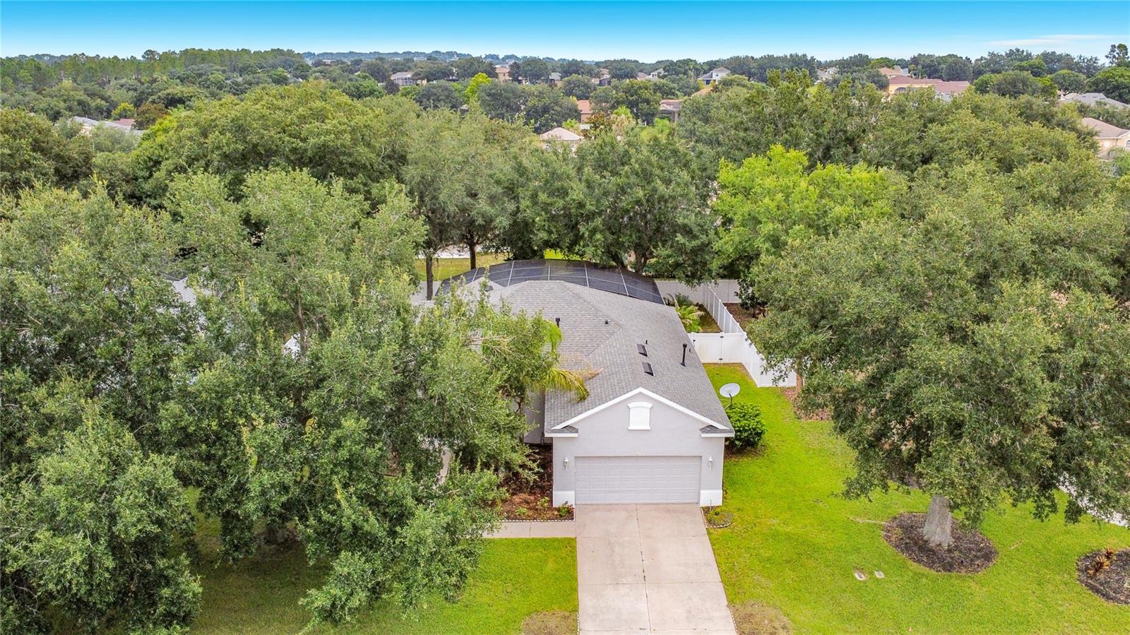 2947 Majestic Isle Dr Property Photo 3
