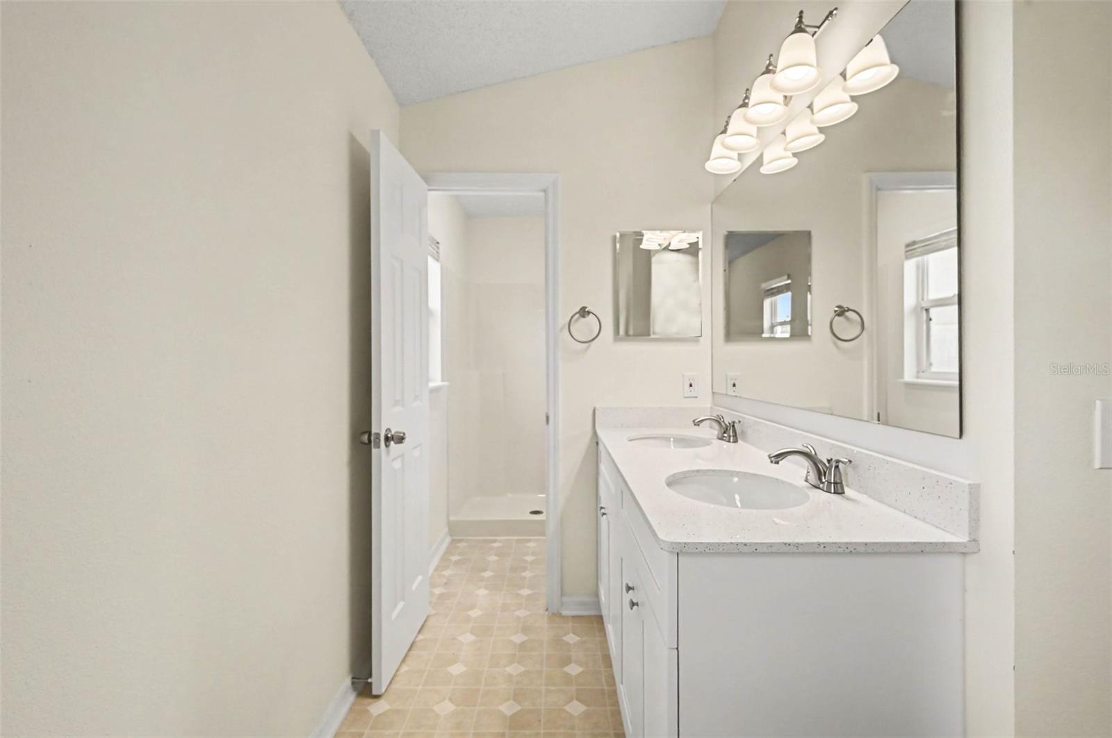 1093 Amanda Kay Cir Property Photo 17