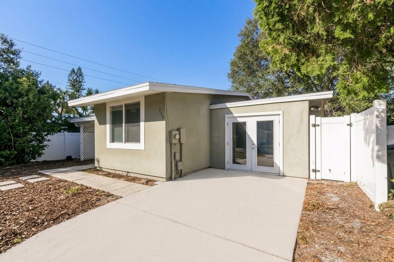 559 Martin Place Blvd Property Photo 2