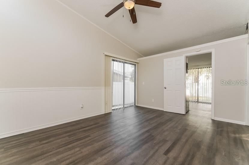 559 Martin Place Blvd Property Photo 4