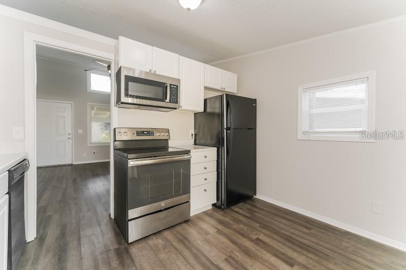 559 Martin Place Blvd Property Photo 6