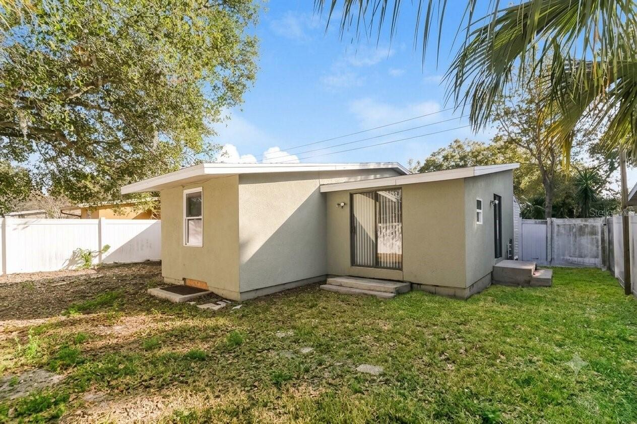 559 Martin Place Blvd Property Photo 17
