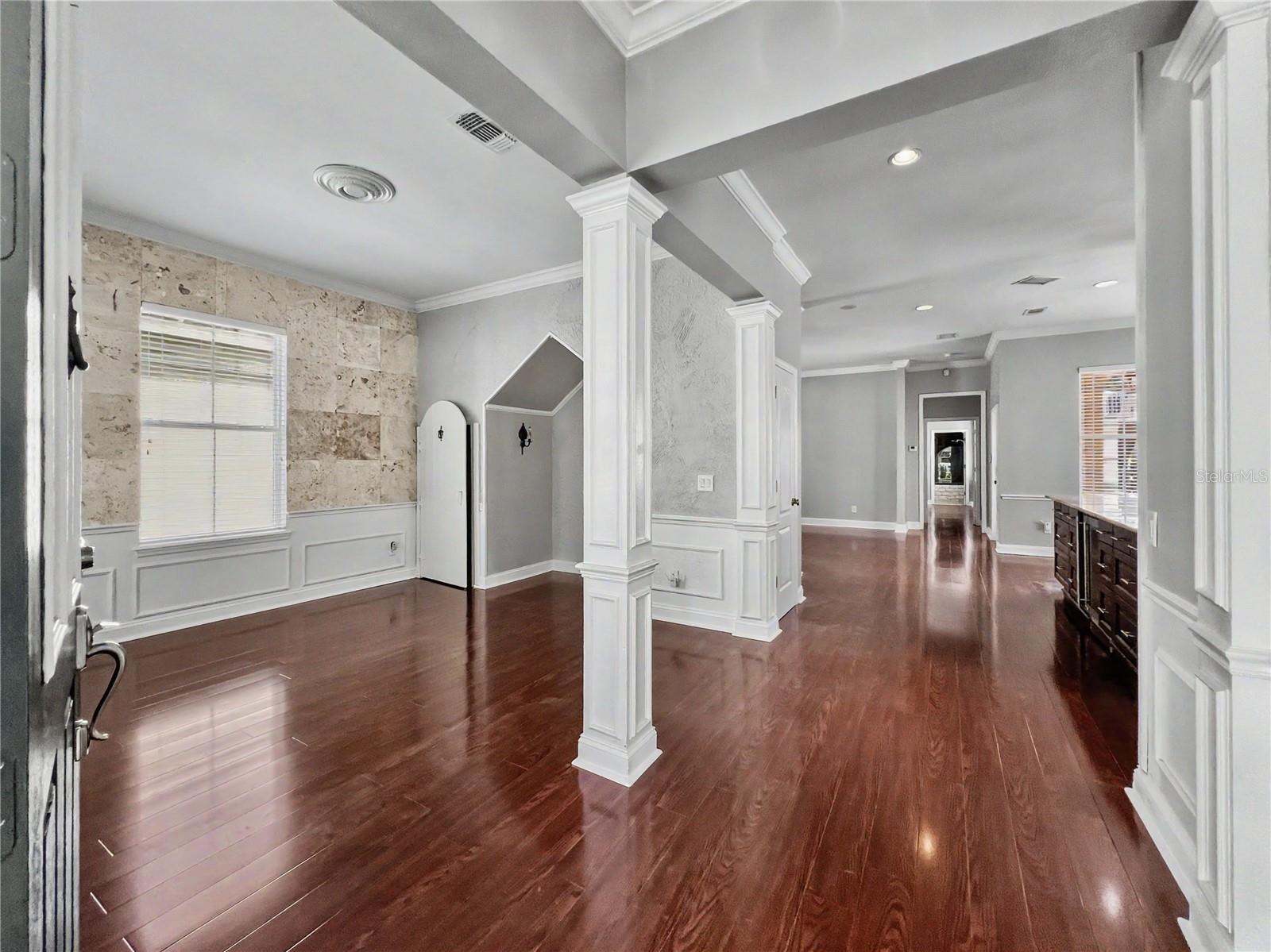 205 N Village St Property Photo 6