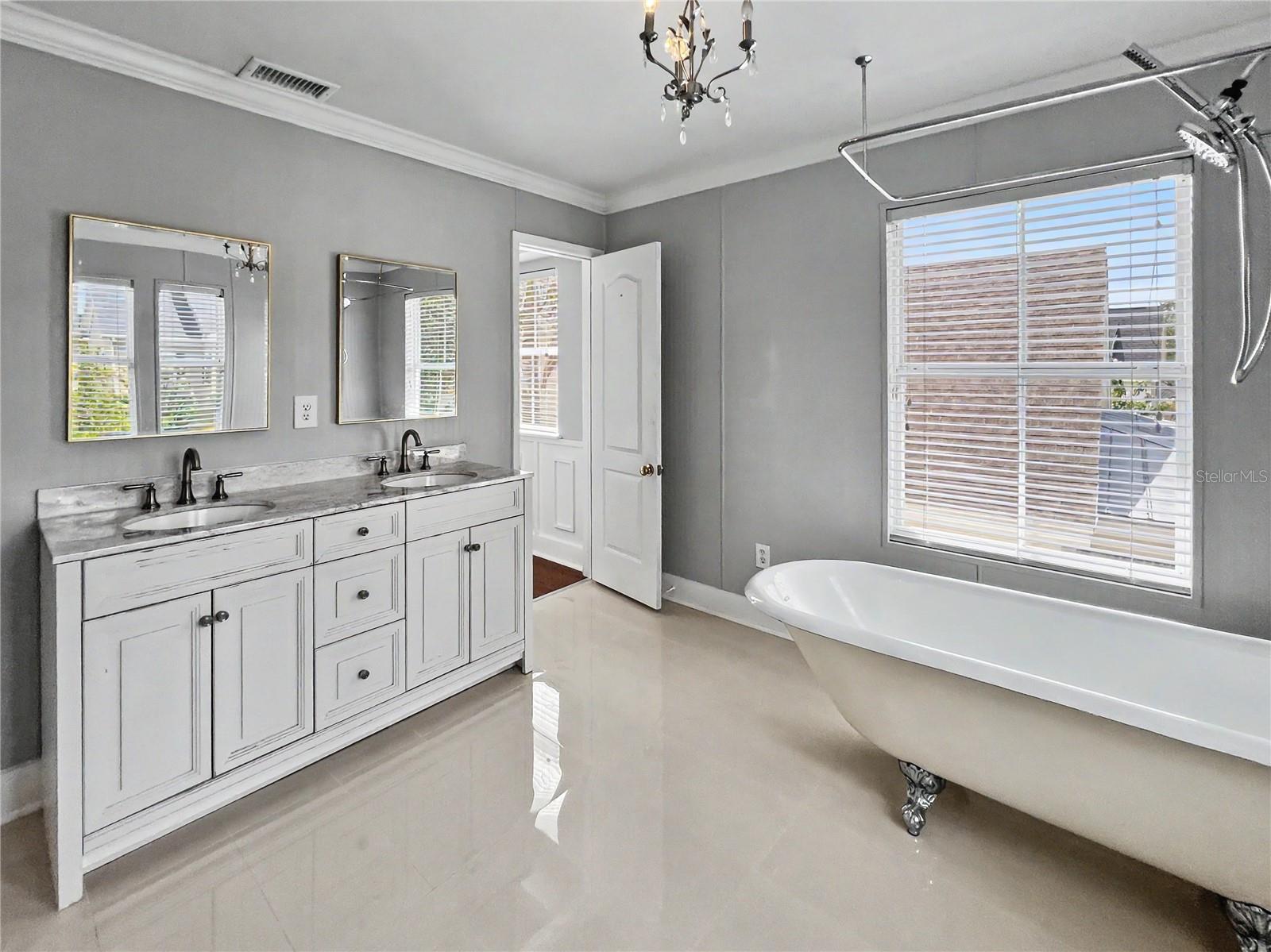 205 N Village St Property Photo 38