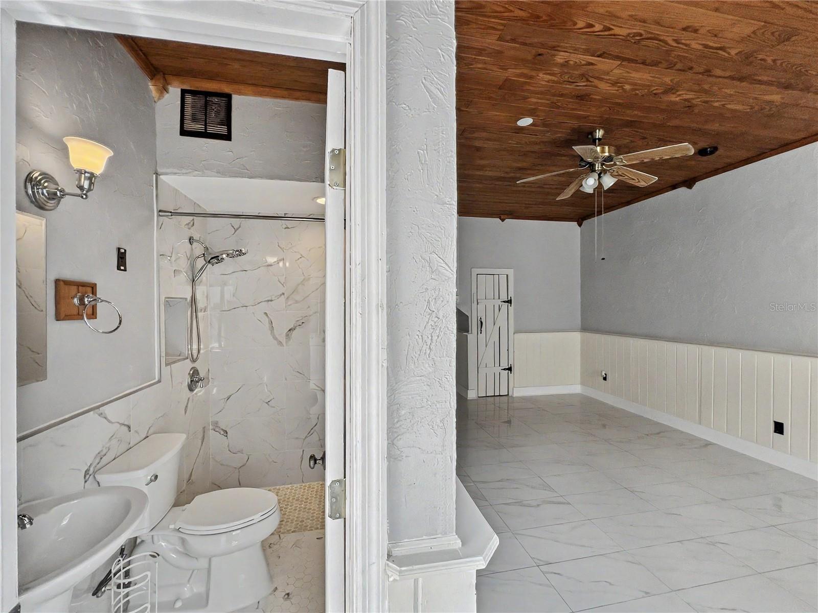 205 N Village St Property Photo 46
