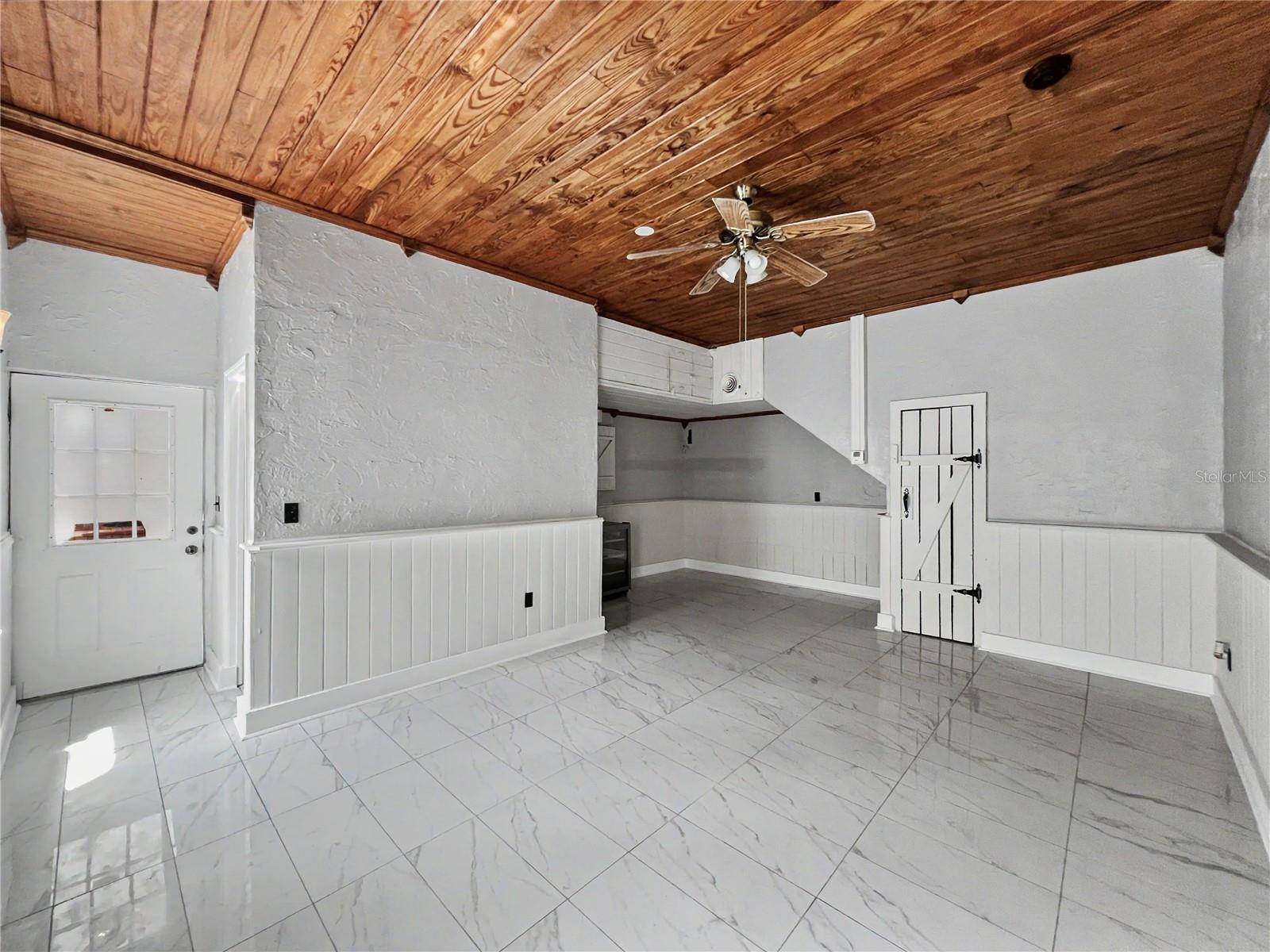 205 N Village St Property Photo 47