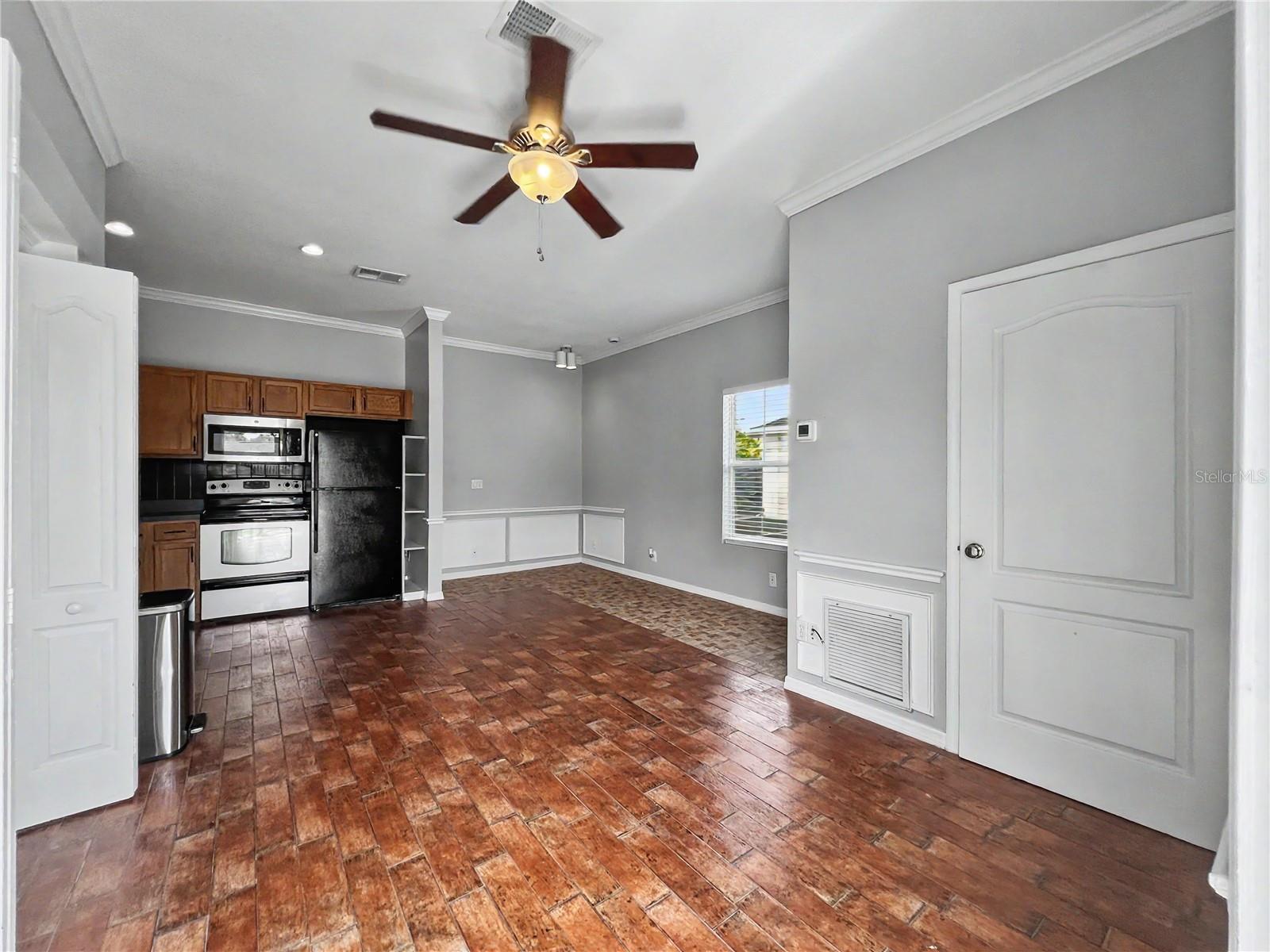 205 N Village St Property Photo 55