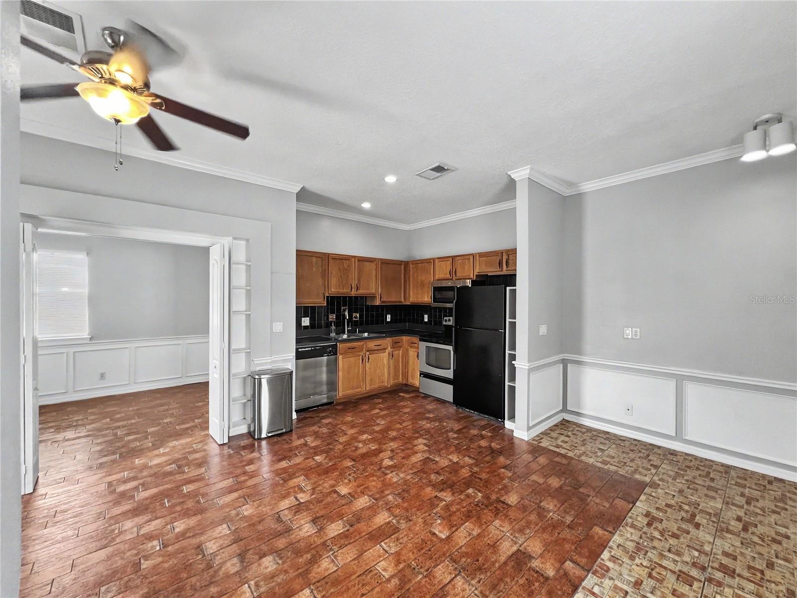 205 N Village St Property Photo 56