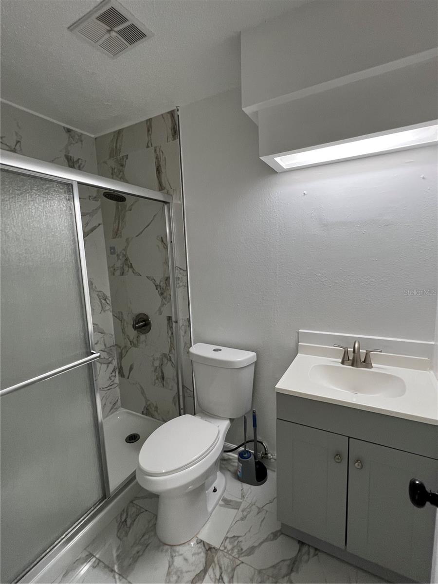 6 E Thrush St Property Photo 17