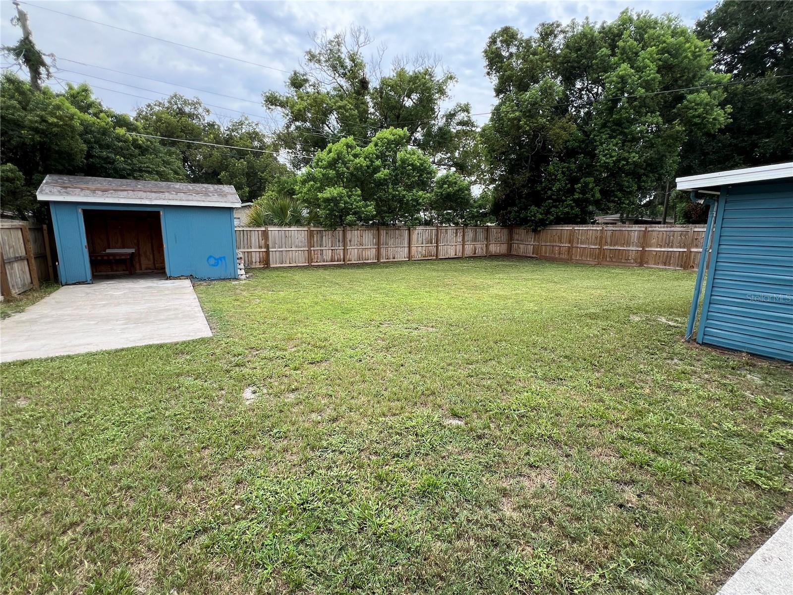 6 E Thrush St Property Photo 24