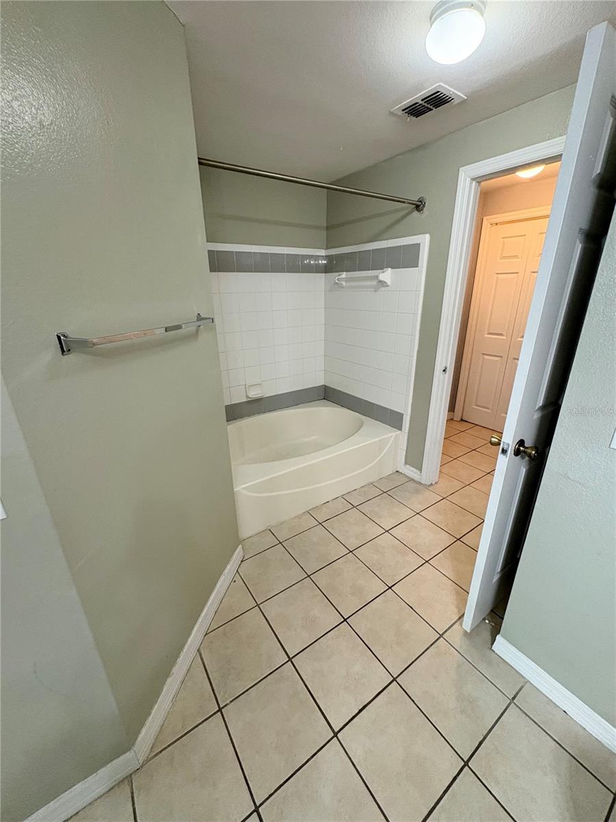 6412 Queens Borough Ave #207 Property Photo 16