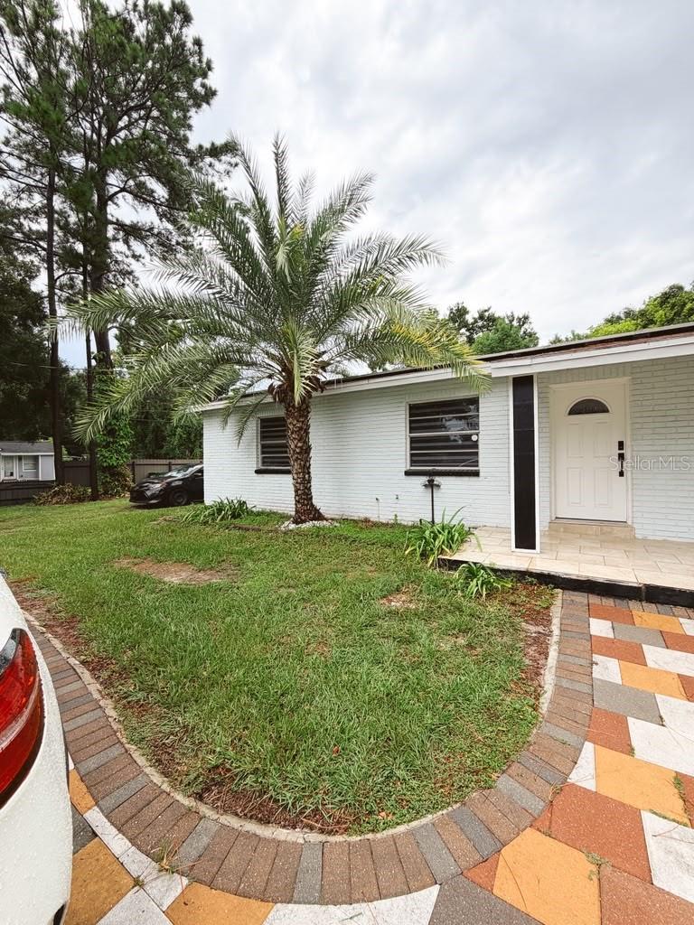 6504 N Packwood Ave Property Photo 10