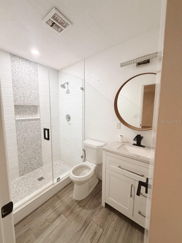 6504 N Packwood Ave Property Photo 19