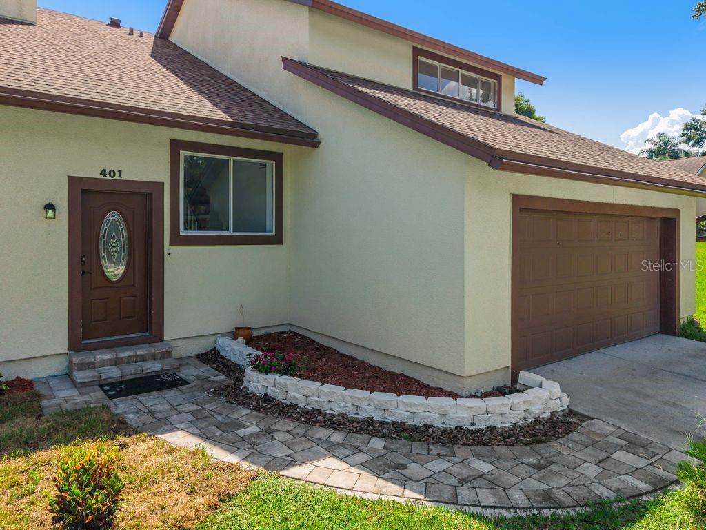 401 Woodview Dr Property Photo 4