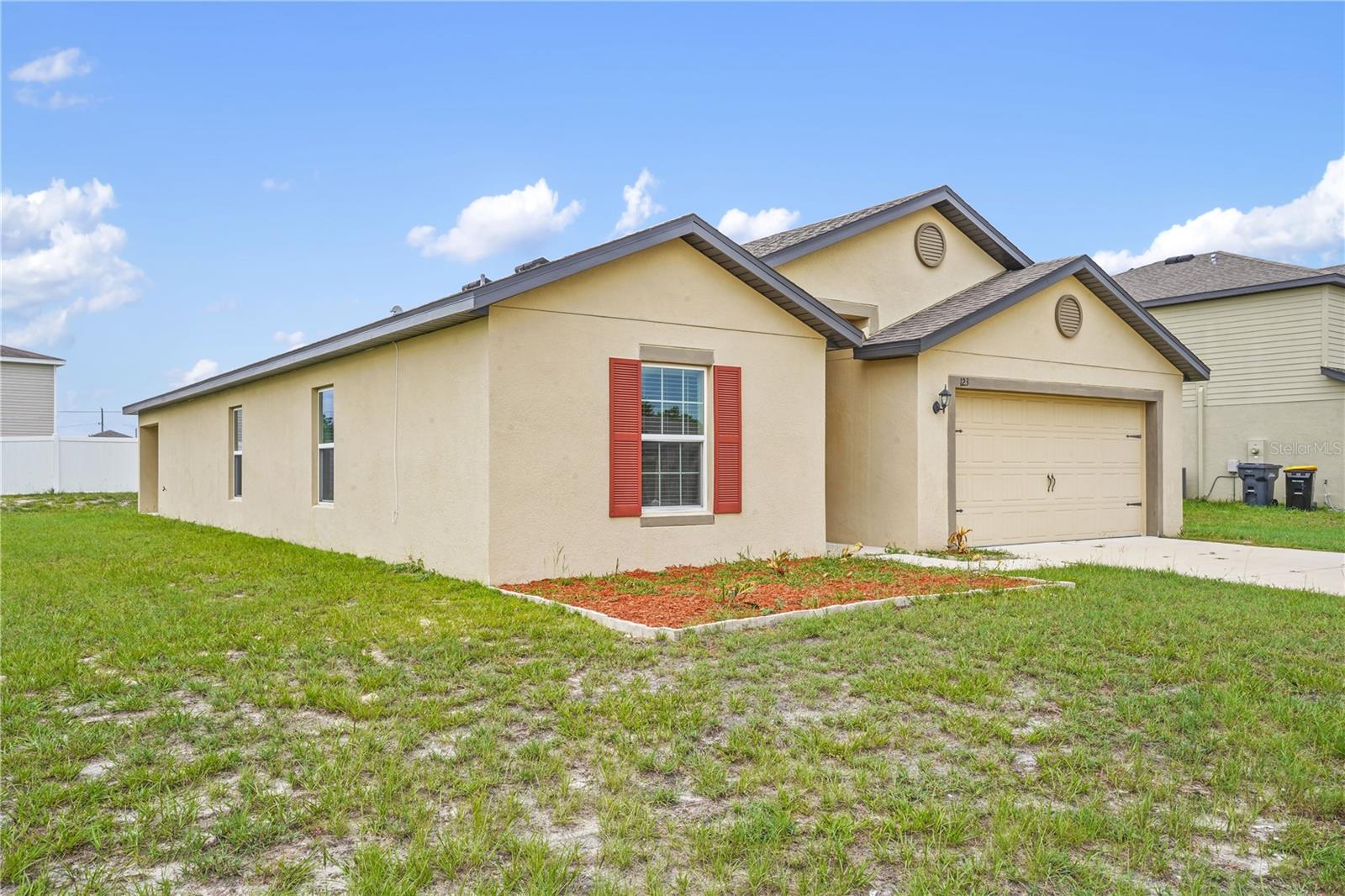 123 Violet Ct Property Photo 3