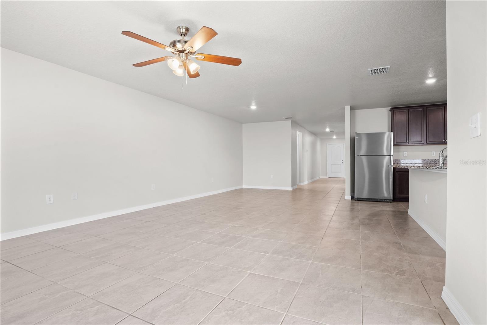 123 Violet Ct Property Photo 8