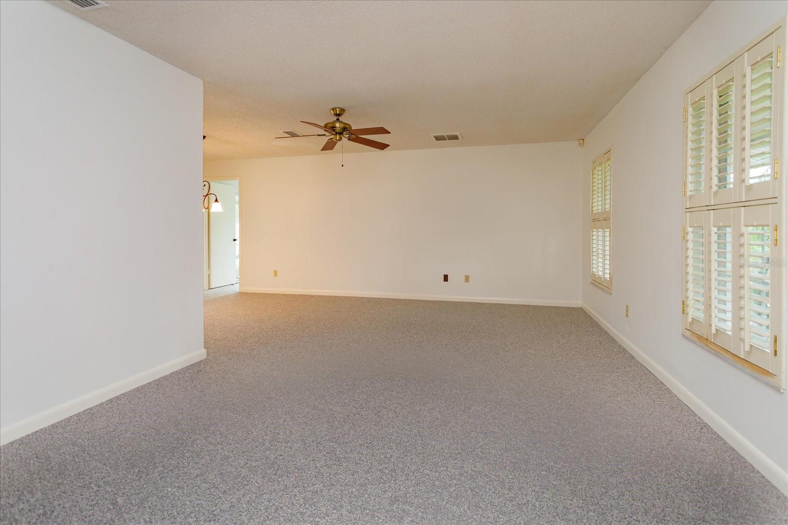 O6429573 Property Photo 4