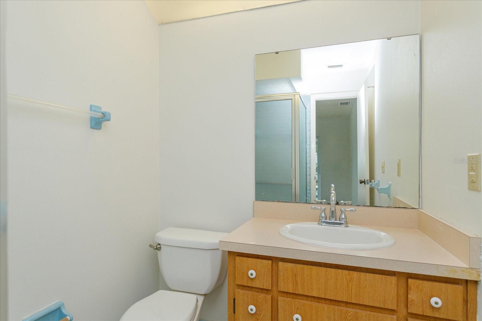 O6429573 Property Photo 15