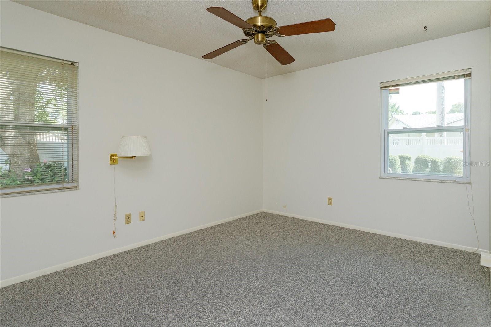 O6429573 Property Photo 18