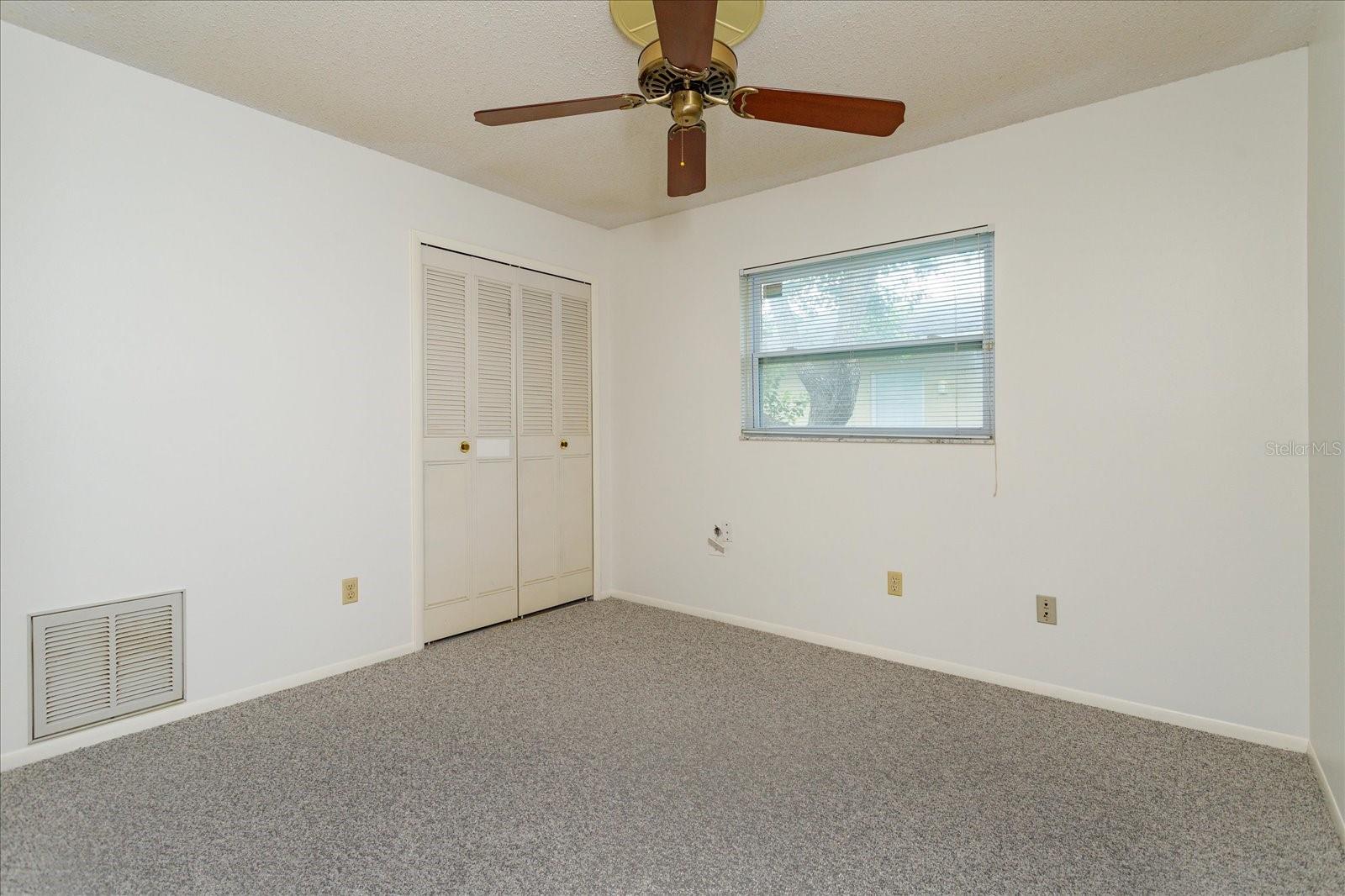 O6429573 Property Photo 19