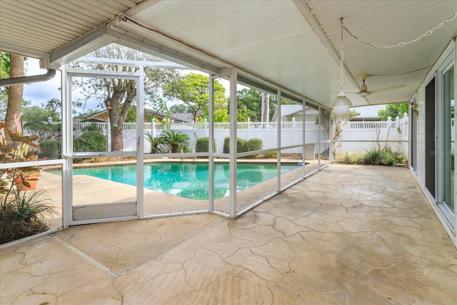 O6429573 Property Photo 21